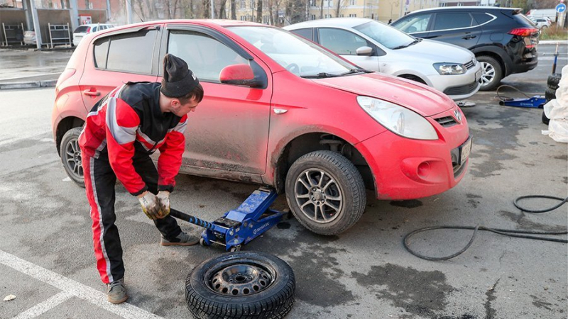 Водителям в Подмосковье напомнили о необходимости подготовить машины к зиме