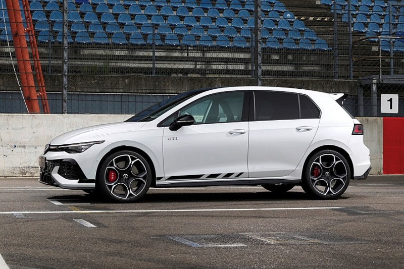 Обновлённый VW Golf GTI Clubsport: премьера на Нюрбургринге без рекорда