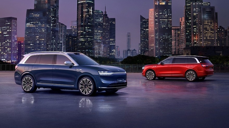 Едущий в РФ и бешено популярный в Китае кроссовер AITO M9 обрёл 5-местную версию