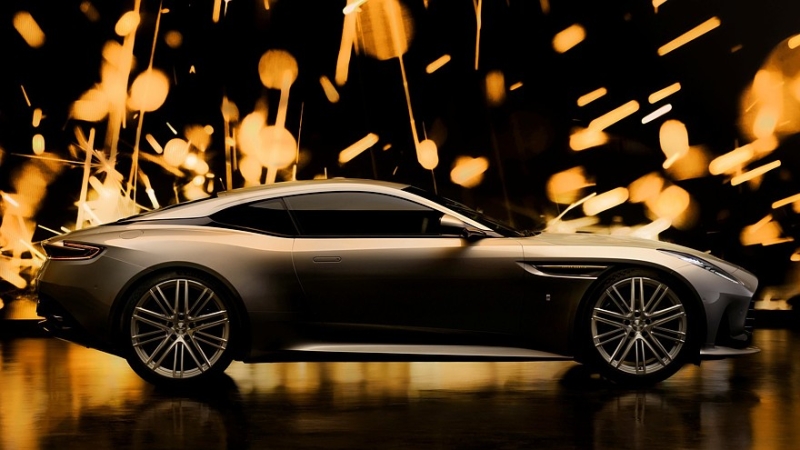 Aston Martin DB12 Goldfinger: купе с золотой отделкой для фанатов Джеймса Бонда