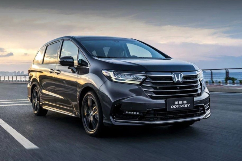 Honda Odyssey привезли в Россию, цена минивэна известна