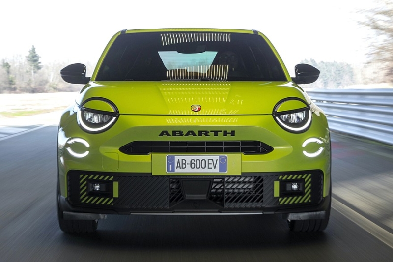 Спортивный кроссовер Abarth 600e полностью рассекречен: до 280 л.с. на переднем приводе