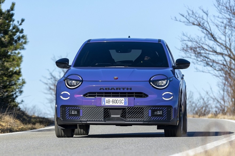 Спортивный кроссовер Abarth 600e полностью рассекречен: до 280 л.с. на переднем приводе