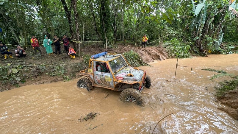 Российские экипажи достойно выступили на Rainforest Challenge