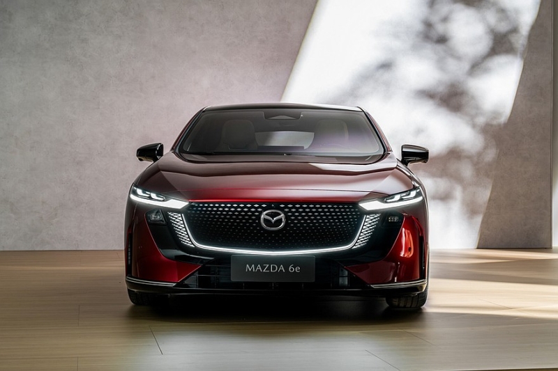 Лифтбек Mazda 6e на платформе Changan дебютировал в Европе в двух версиях