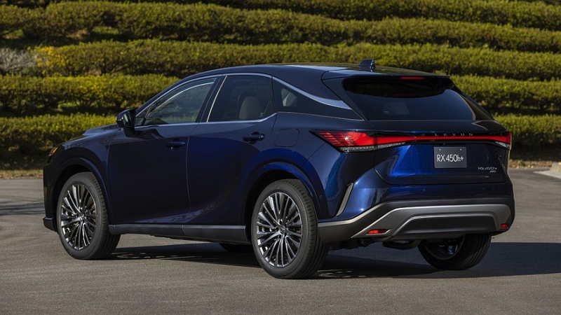 Lexus RX для японского рынка получил обновки к 2025 модельному году. Цены известны