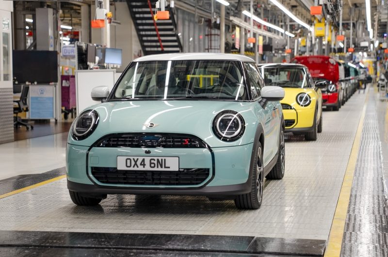 Mini решила отложить старт производства Cooper EV и Aceman на заводе в Англии