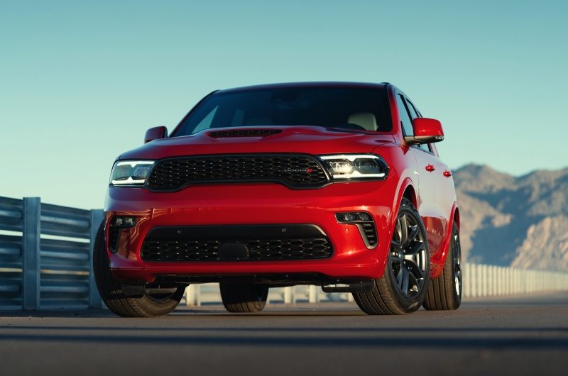 Устаревшему кроссоверу Dodge Durango могут оставить двигатель V8 HEMI ещё на год