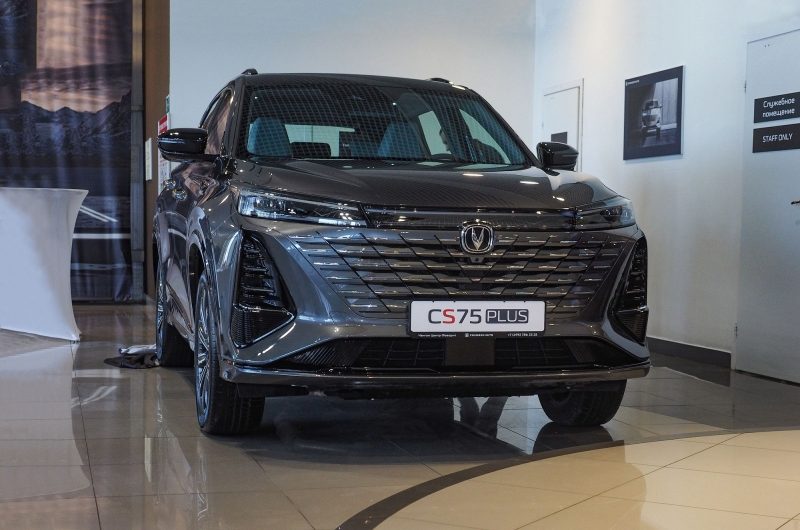 В дилерских центрах Favorit Motors представили Changan CS75 Plus