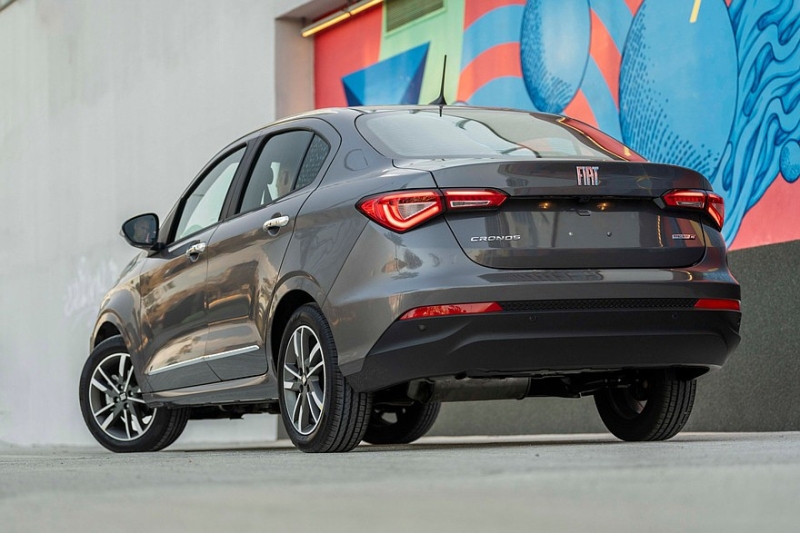 Бюджетный седан Fiat Cronos станет солиднее после рестайлинга