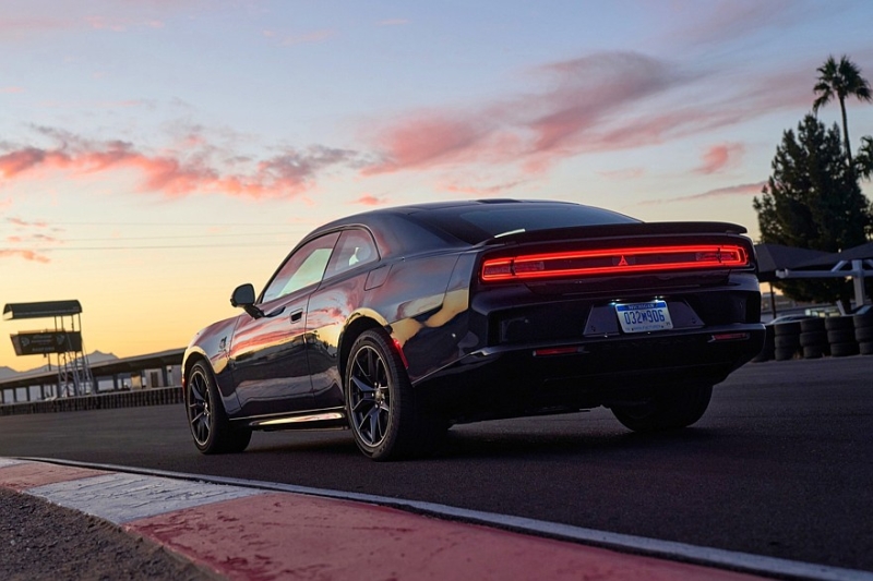 Да здравствуют мускулы! Dodge Charger всё-таки получит назад свой V8