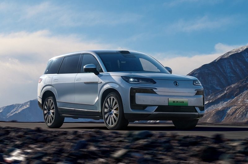 Denza N9 от BYD выходит на рынок: базовый кроссовер всё-таки дешевле Li L9