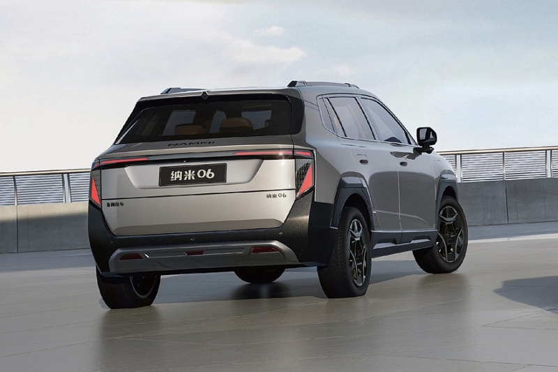 Эффектный и недорогой кроссовер Nammi 06 от Dongfeng показали на новых официальных фото