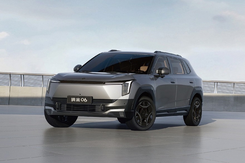 Эффектный и недорогой кроссовер Nammi 06 от Dongfeng показали на новых официальных фото