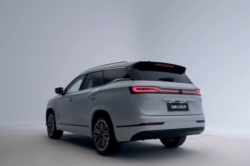 Jetour запускает продажи кроссовера Shanhai L9 с дизайном Li L9