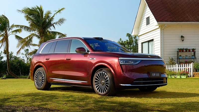 Как флагман, только чуть меньше и дешевле: AITO M8 готовится к выходу на рынок