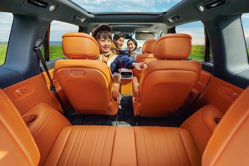 Как флагман, только чуть меньше и дешевле: AITO M8 готовится к выходу на рынок