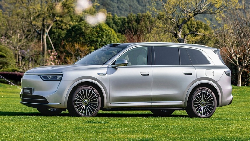 Как флагман, только чуть меньше и дешевле: AITO M8 готовится к выходу на рынок