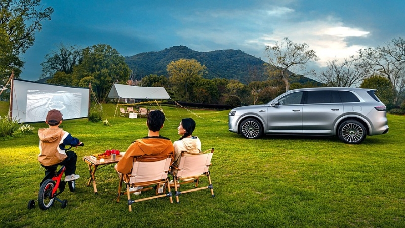 Как флагман, только чуть меньше и дешевле: AITO M8 готовится к выходу на рынок