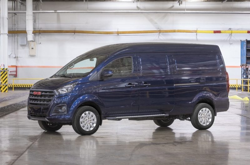 Между Ларгусом и Газелью: АВТОВАЗ запустил новый бренд в сегменте коммерческих автомобилей