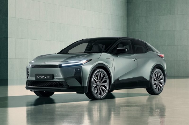 Новый кроссовер Toyota C-HR+ для Европы: три варианта мощности и полный привод