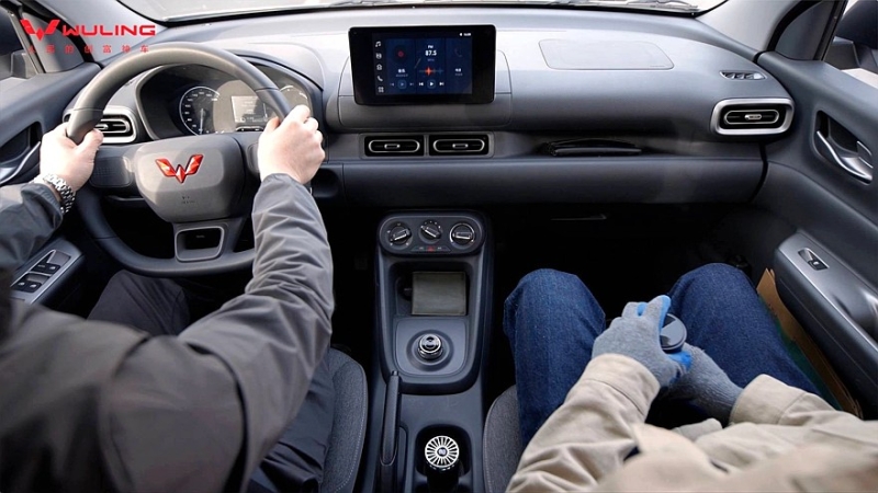 Очень дешёвый электровэн Wuling обзавёлся ещё более дешёвой гибридной версией