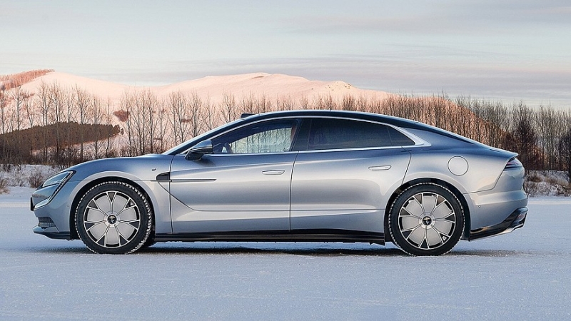 Роскошный седан Yangwang U7 от BYD: электромобиль и гибрид с оппозитным мотором