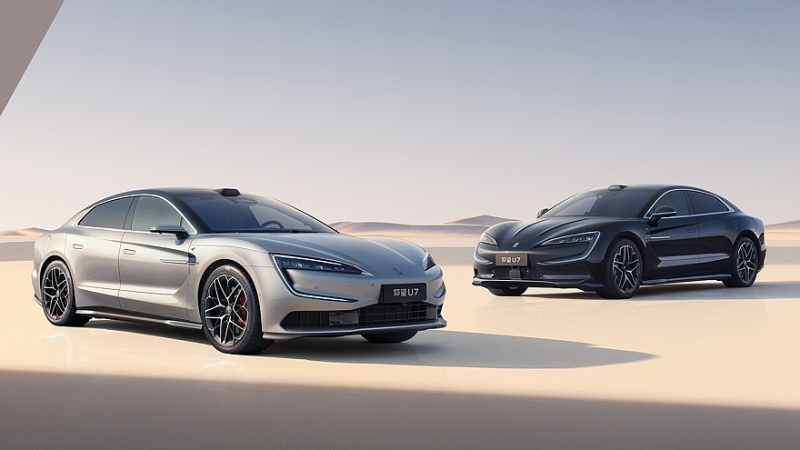 Роскошный седан Yangwang U7 от BYD: электромобиль и гибрид с оппозитным мотором