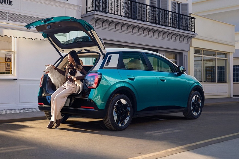 Стильный Aion UT от GAC дебютировал за пределами Китая с другой начинкой