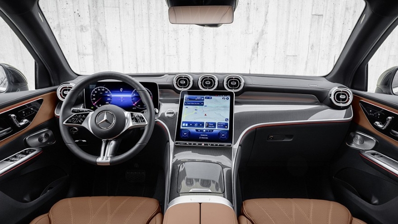 Электрический кроссовер Mercedes-Benz GLC: новые изображения