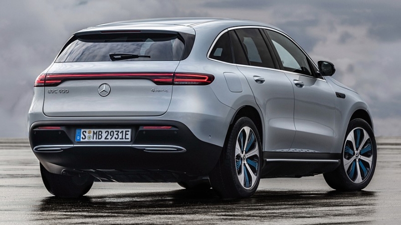 Электрический кроссовер Mercedes-Benz GLC: новые изображения