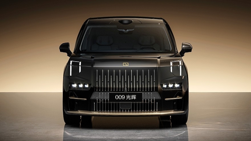 Ещё роскошнее, ещё дороже: VIP-версия Zeekr 009 теперь доступна с золотой отделкой