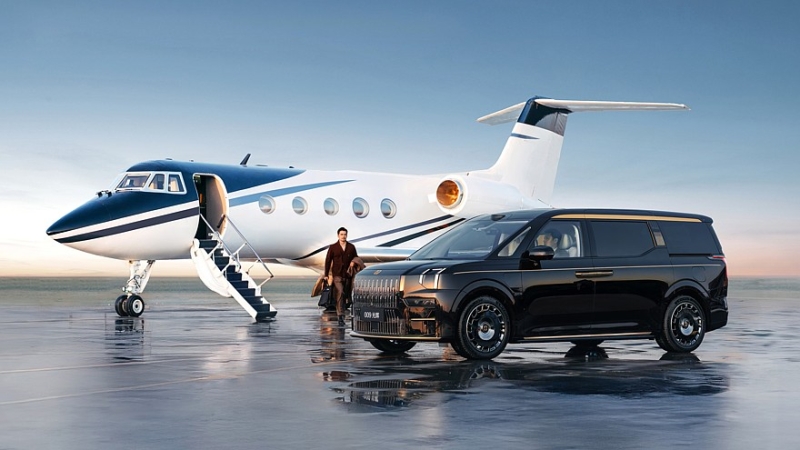 Ещё роскошнее, ещё дороже: VIP-версия Zeekr 009 теперь доступна с золотой отделкой