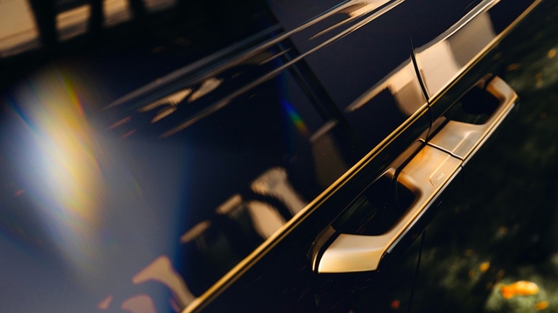 Ещё роскошнее, ещё дороже: VIP-версия Zeekr 009 теперь доступна с золотой отделкой