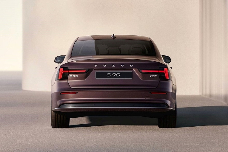 Флагманский седан Volvo S90 обновлён в духе родственных кроссоверов