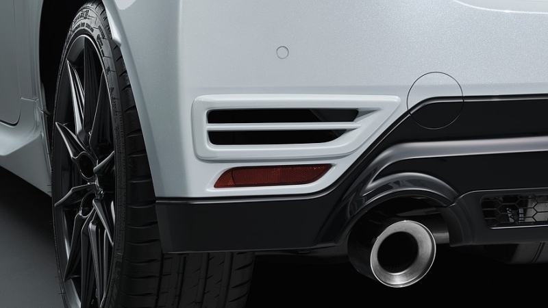 Хот-хэтч Toyota GR Yaris опять обновлён: усиленное шасси и новый аэродинамический обвес