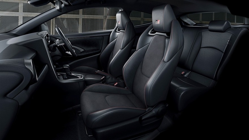 Хот-хэтч Toyota GR Yaris опять обновлён: усиленное шасси и новый аэродинамический обвес