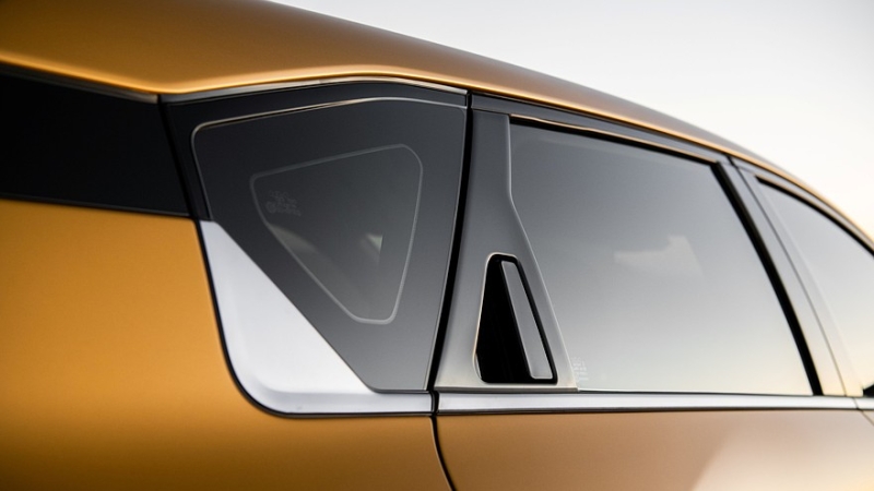 Kia K4 хэтчбек справил премьеру в США: элегантнее седана, но без технических отличий