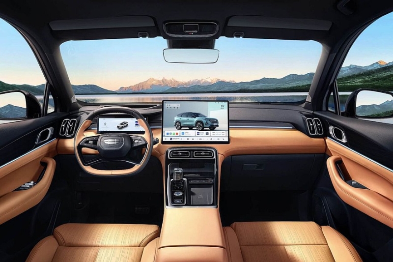 Кроссовер Geely Atlas изменился не только снаружи: полноценные официальные фото