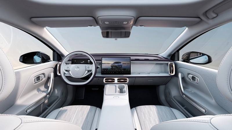 Leapmotor B01: дешёвый, но щедро оснащённый седан на базе кроссовера B10