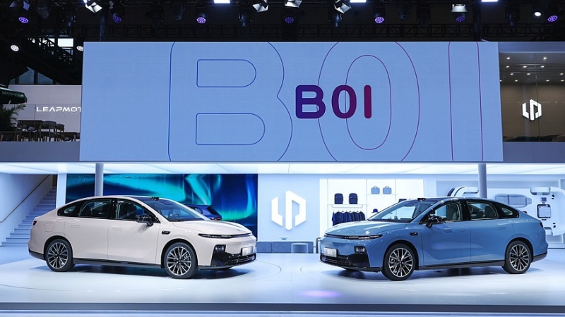 Leapmotor B01: дешёвый, но щедро оснащённый седан на базе кроссовера B10