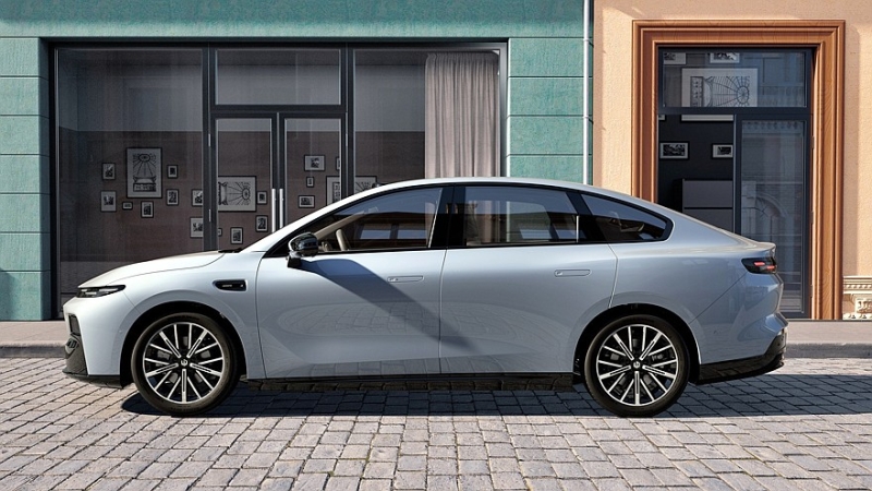 Leapmotor B01: дешёвый, но щедро оснащённый седан на базе кроссовера B10