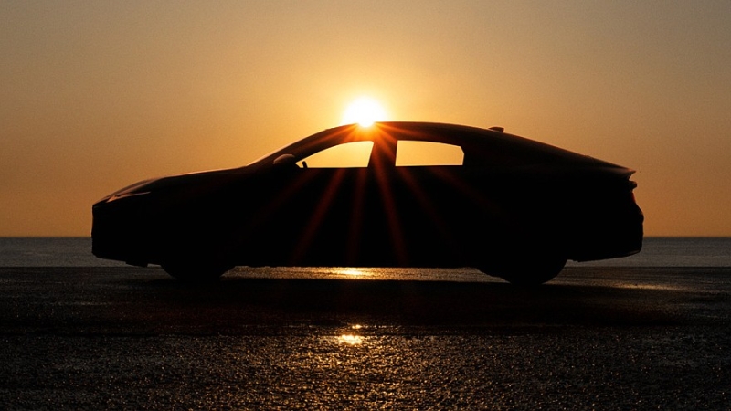 Lexus готовится к скорой презентации глобального нового седана ES: первые тизеры