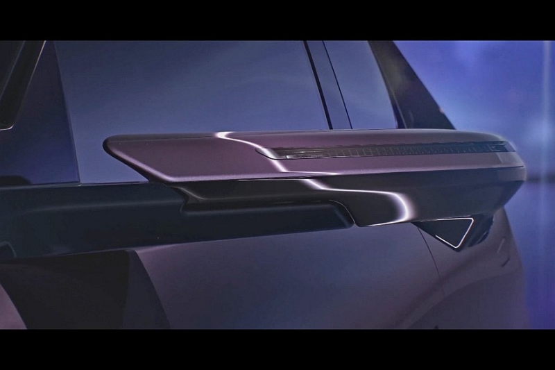 Новый кроссовер Mazda EZ-60, он же глобальный Mazda CX-6e, показался в полный рост