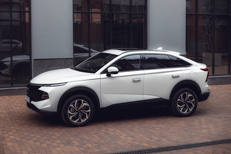 Новый купеобразный кроссовер Haval F7x, которого не было даже в Китае: цены в России