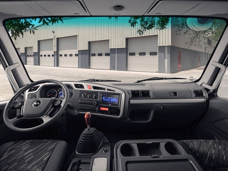 Пополнение в коммерческом сегменте: в России стартовали продажи грузовика Валдай 18