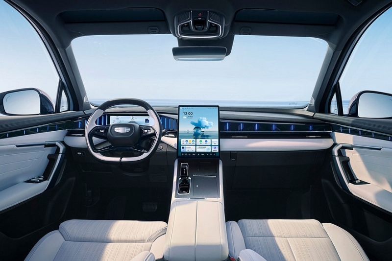 Представлен новый Geely Atlas: упрощённый дизайн и богатое оснащение