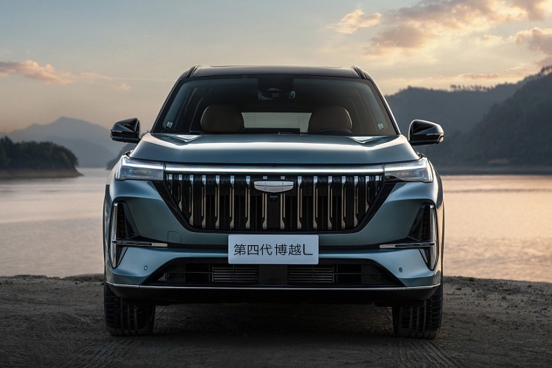 Представлен новый Geely Atlas: упрощённый дизайн и богатое оснащение