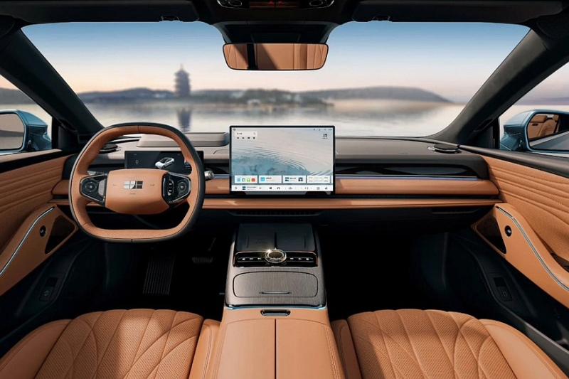 Седан Geely Galaxy Starshine 8 предложен с двумя установками на выбор