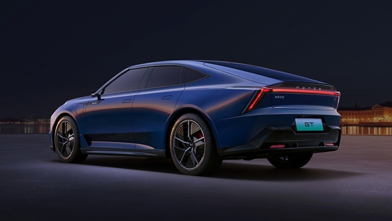 Серийный лифтбек Honda GT дебютировал в двух версиях с разным дизайном